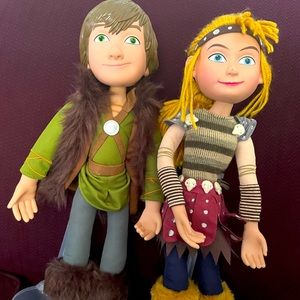 How to Train Your Dragon Hiccup and Astrid dolls with stand